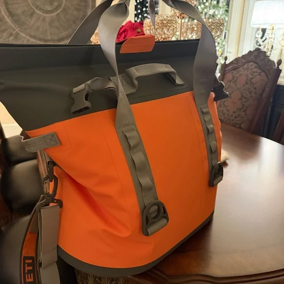 YETI Limited Edition Hopper Coral and Grey - Picture 2 of 5